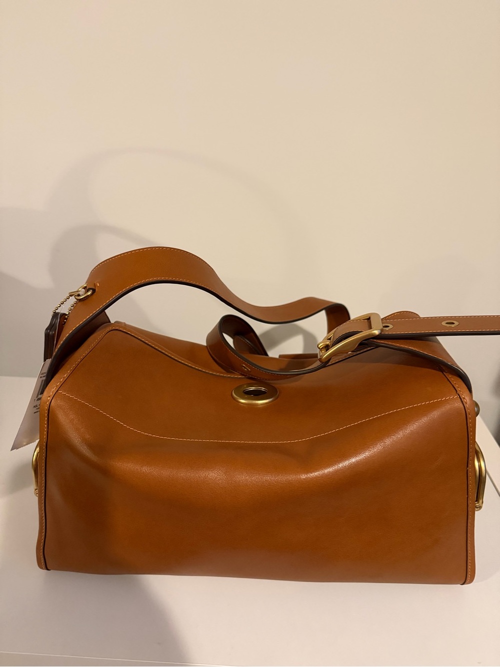 Coach brand new haversack size large Tan Leather Shoulder Bag with Front Pockets - Picture 4 of 12